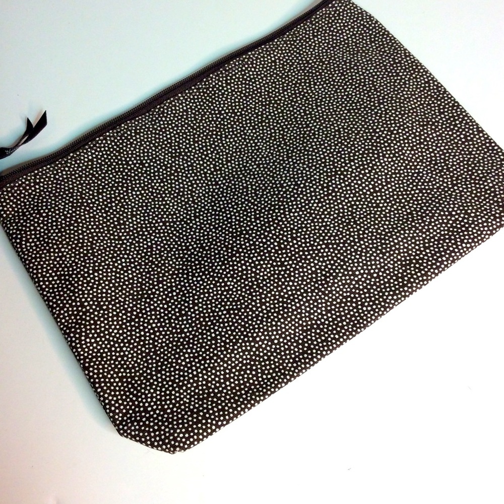 NWOT thirty-one Zippered Pouch